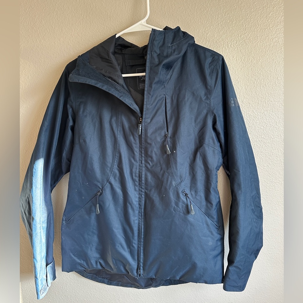 The North Face adult women’s size small navy blue dryvent rain jacket with hood